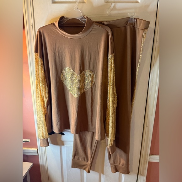 Other - (SALE $5) taupe colored Lounge Set with Gold Sequin Heart, 3x